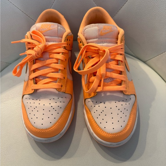 Nike Dunk Low Women’s Pre-Loved Sneakers in Peach Cream Size 6.5 - Picture 1 of 7